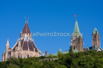 Ottawa city parliament building with library and peace tower clo