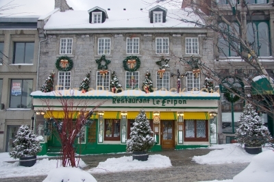 Souvenir store in Montreal winter holidays